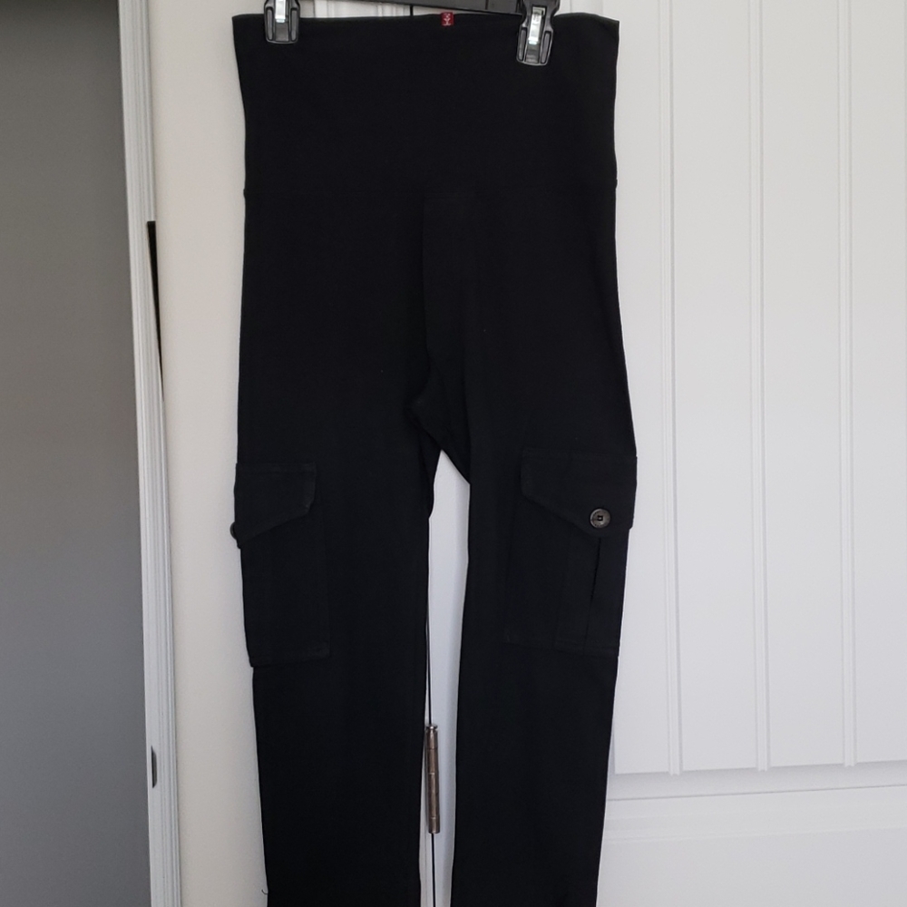 Hardtai' ' X'z Zin? Xil Black Capris Pants xs